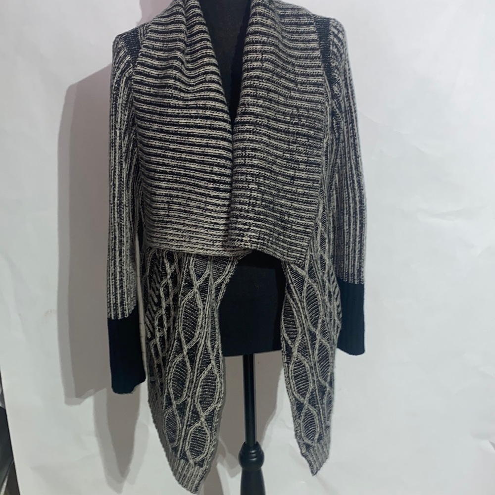 Max Studio Black and White Sweater